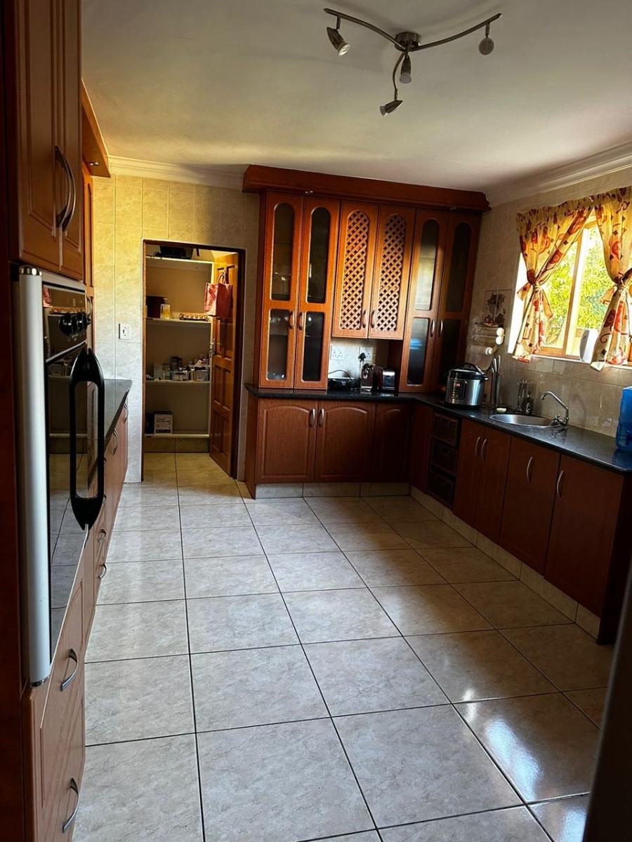 To Let 5 Bedroom Property for Rent in Mmabatho Unit 10 North West